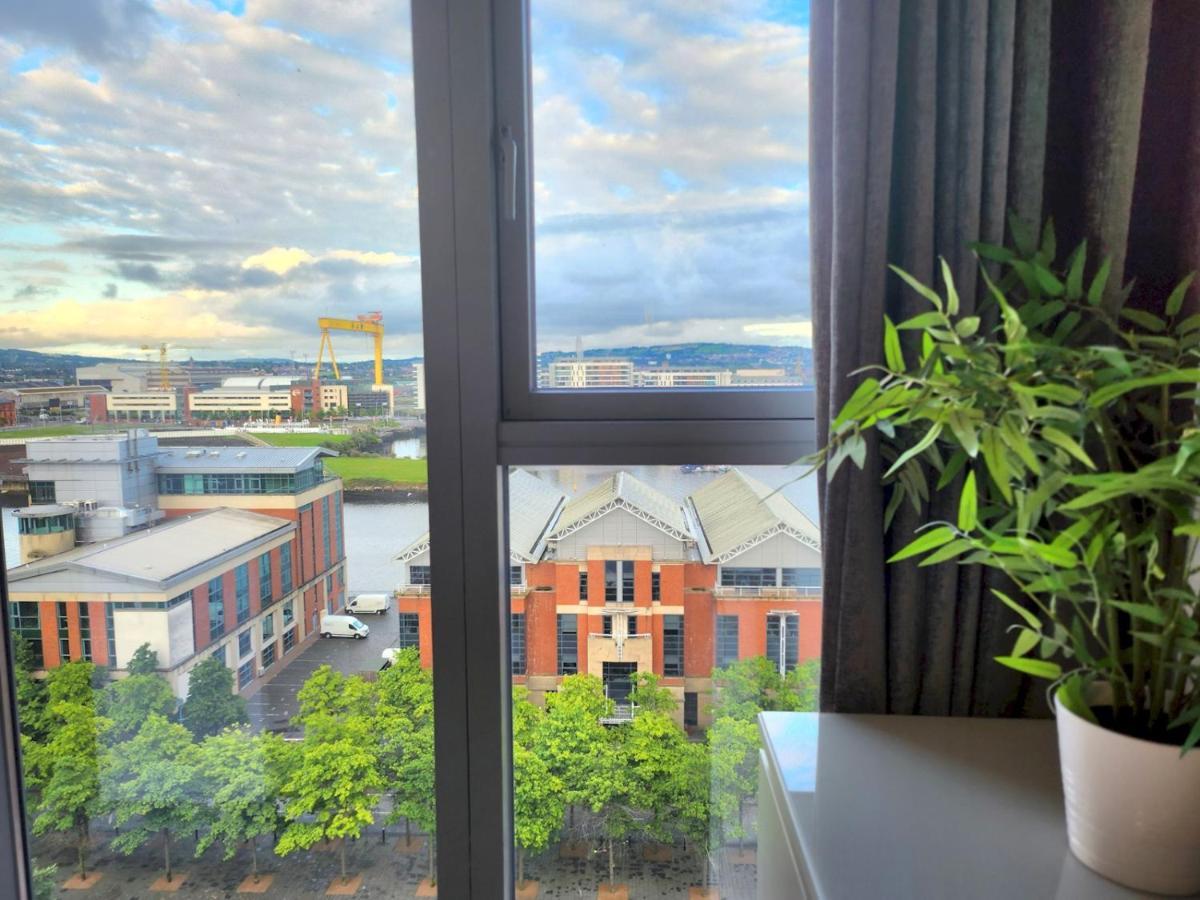Appartement Pass The Keys Stunning Penthouse With Balcony Sunset Views à Belfast Extérieur photo