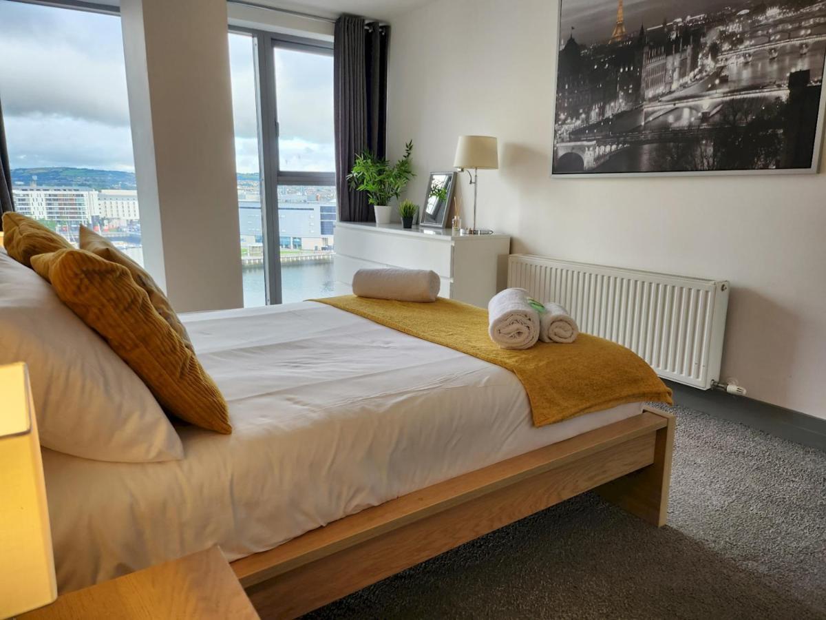 Appartement Pass The Keys Stunning Penthouse With Balcony Sunset Views à Belfast Extérieur photo