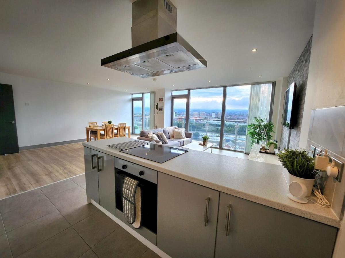 Appartement Pass The Keys Stunning Penthouse With Balcony Sunset Views à Belfast Extérieur photo